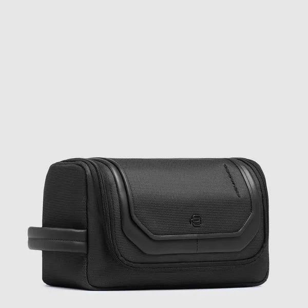 Beauty Case Piquadro Lyss in Tessuto Riciclato e Pelle Nero